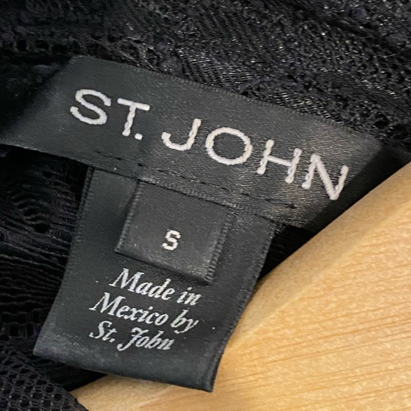 ST. JOHN Black lace turtleneck dressy top.  Size small.  Beautiful top! - Picture 3 of 4